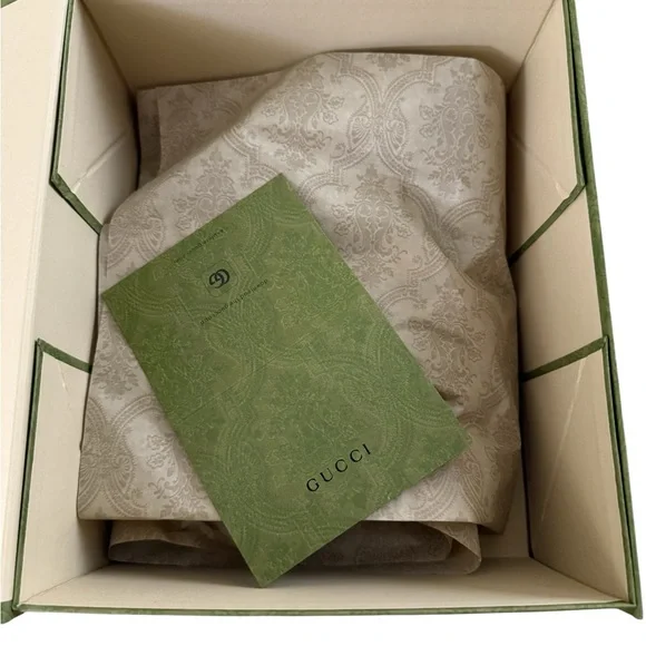 Gucci Green Gift Box/Tissue Paper/Card - Picture 5 of 8